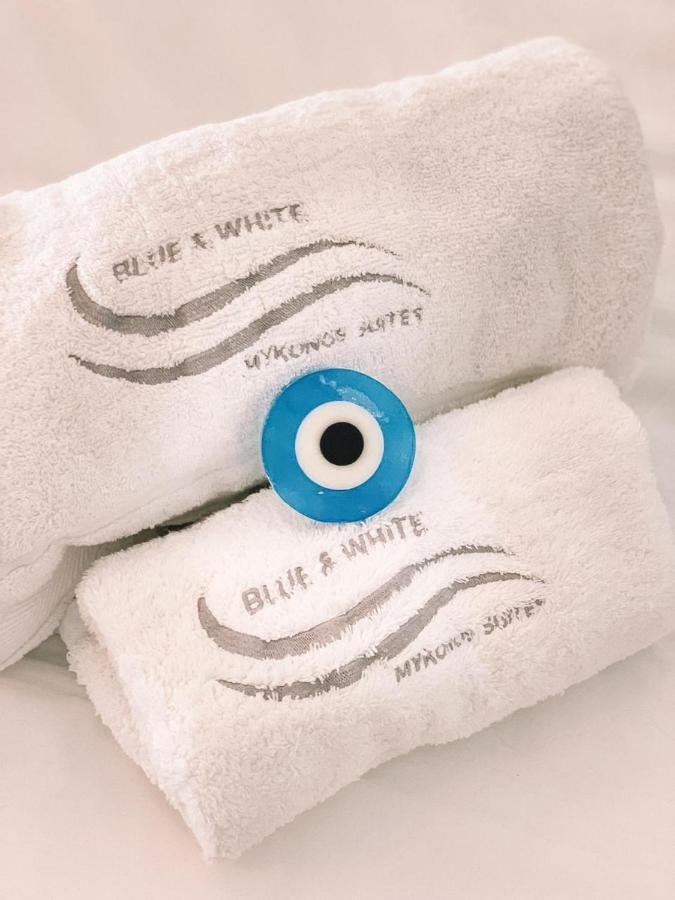 Blue, White And Grey Suites Орнос Екстериор снимка