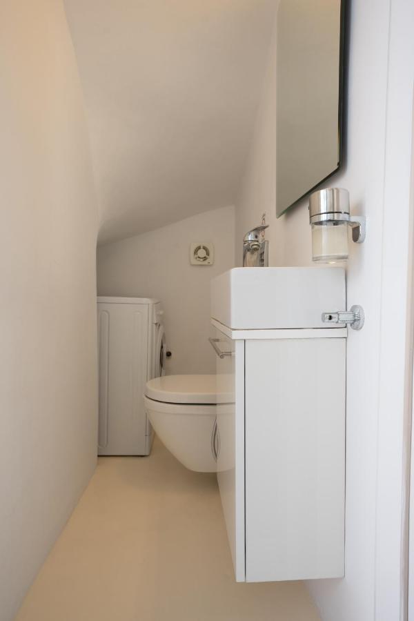 Blue, White And Grey Suites Орнос Екстериор снимка